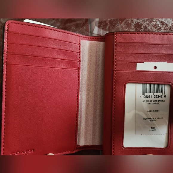 Coach Corner Zip Wallet - Picture 5 of 7